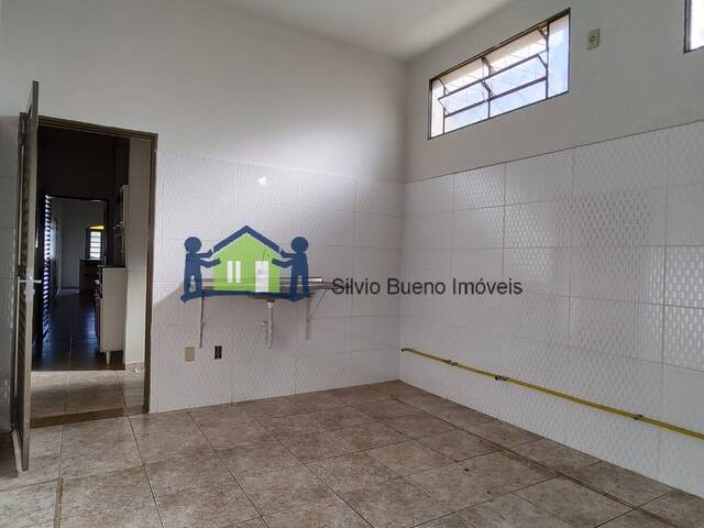 #1055 - Sala para Locação em Itápolis - SP - 2